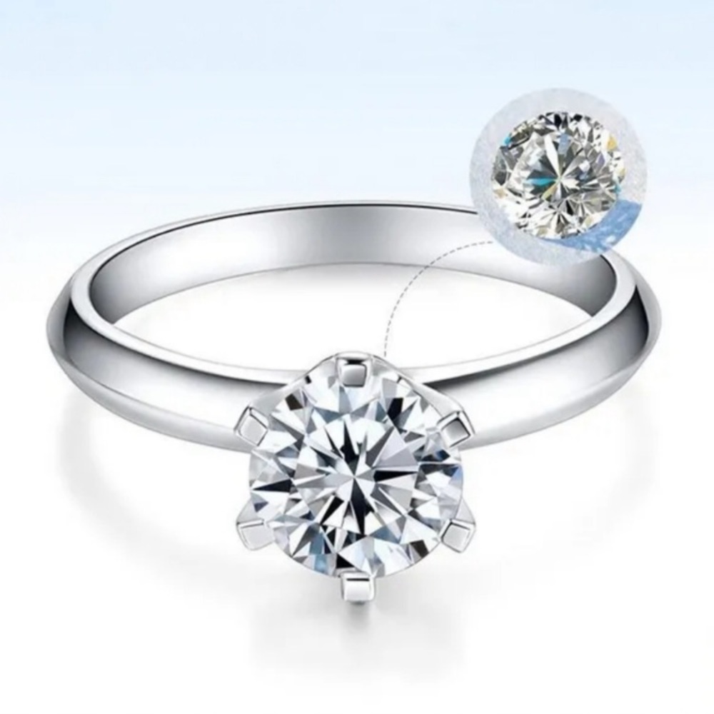Cubic Zirconium, 5 carat stone, size 6 - VGUC